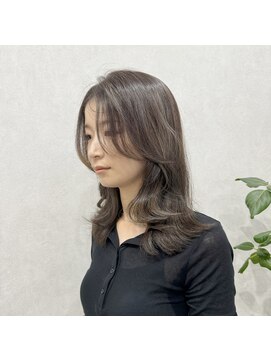 スターク(stark) 韓国レイヤー／顔周りカット／顔周りレイヤー／姫路