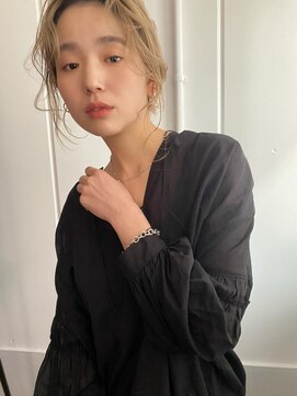 ガレリア オリジン(GALLARIA ORIGIN'S) 【nanami】ハイトーンベージュ×ゆるアレンジ