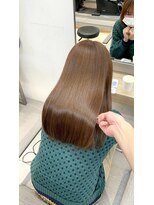 エラ(Ella) 髪質改善カラーでつやさらブラウン美髪に