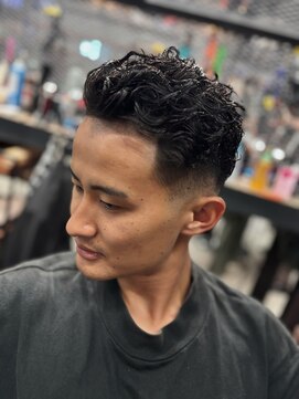 フォーコーナーズカットショップスリーセント 栄(FourCornersCutShop 3/cent) 極道パーマ