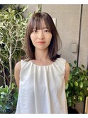 【ミディアム】肩でハネる自然なレイヤースタイル