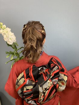 アールヘアーメイク(r hair make)の写真/成人式や卒業式のご予約承ります！振袖や袴にあうヘアセットで素敵な思い出作り