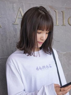 メゾン アヴァロ(Maison Avallo) 束感切りっぱなしロブ