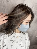 ハク(haku)&nbsp;コントラストハイライト×顔まわりレイヤーカット