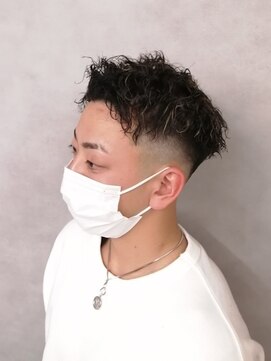 ソアー 新大阪(SOAR) ツイストパーマアップバングホワイトメッシュハイライト【大阪】