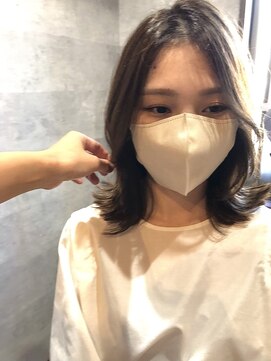 インヤン(YINYAN) ミディアムレイヤー/ベージュ