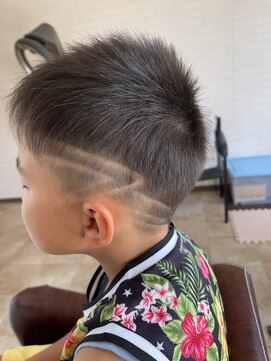 エムズ(Hair art M's) キッズカット+ライン
