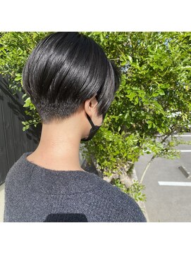 アオトソラ 刈り上げショート