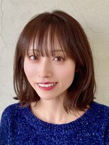 レヴィア(REVIA)&nbsp;ミディアムレイヤーカット前髪カット顔まわりカット