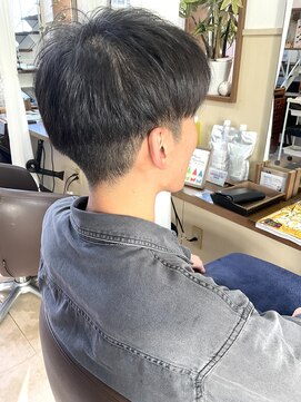 コアフィールフィス(COIFFURE fils) 【見附　今町】刈り上げセンターパート　似合わせカット