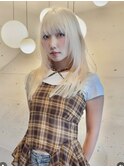 ホワイトブロンド/抜きっぱなし/ウルフカット/レイヤーカット