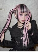 【派手髪】ピンク×黒ブレイズスタイル【ゴシック】