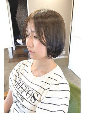 ヨル(Jor) 切りっぱなしあごラインボブ/軽め