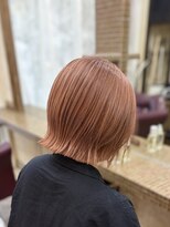 テガミ(tegami)&nbsp;夏らしいオレンジベージュカラー×切りっぱなしボブ