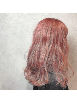 ヘアサロンM 新宿 デザインカラー/厚めバング/ローライト/スリークボブ