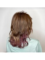 五角髪&nbsp;ベージュとピンクだから、ベッピンで略すのが妥当？なスタイル