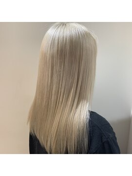 サロンドミルク 溝の口店(salon de MiLK) 外国人風ホワイトブロンドカラー♪