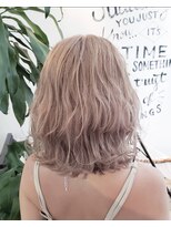 ヘアーデザインルアナ(Hair design Luana.)&nbsp;【細澤ほそぴー】ホワイトベージュ