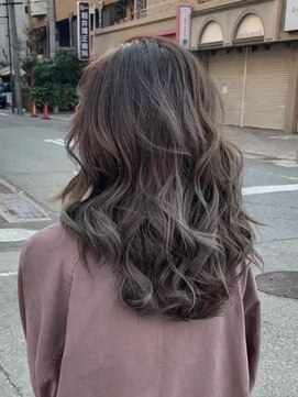 ユッカ エコル 塚口(YUCCA ekolu) ekolu/塚口/バレイヤージュ/透け感グレージュ/極細ハイライト