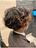 センター分け×スパイラルパーマ