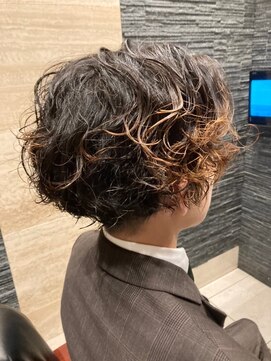 プレミアムバーバー 目黒店(PREMIUM BARBER produce by HIRO GINZA) センター分け×スパイラルパーマ