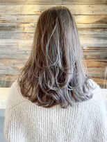 アイティー バイ アルバム 中野店(IT by ALBUM)&nbsp;ミルクティーレイヤー_アースカラーくびれヘアツートン_ba360841