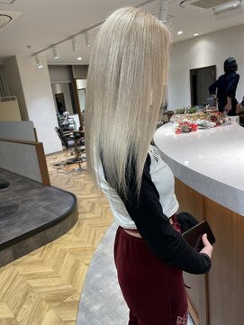 ロンド レア 天神大名店(Lond Le’a) ダブルカラー/インナーカラー/イヤリングカラー/ハイライト