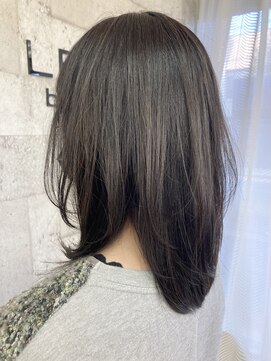 ヘアーサロン イルア 北越谷(hair salon I'LUNA) 柔らかアッシュなセミロング