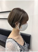 ショートヘア【ショート小顔薄めバンググレージュレイヤー】