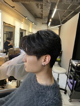 アイズ 海老名(AIZU) センターパート　カルマパーマ　メンズパーマ