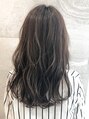 ヨール(YOL) 白髪を目立たなくする、お洒落な白髪ぼかしハイライト得意です。