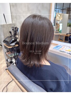 シーソー(SEA SAW) ふんわりボリュームも出せる外ハネミディ