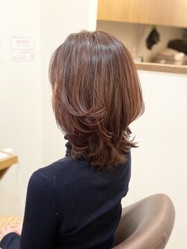 フリージア(freesia) 30代40代50代/ミディアムウルフ/白髪染め