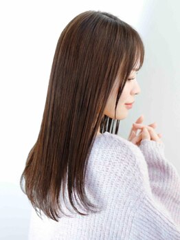 ミック ヘアアンドメイクアップ 直江津店(miq Hair&Make up)の写真/髪質やクセ、うねりなどお悩みに合わせて施術。艶サラ感に思わず何度も触りたくなる自然なストレートに！