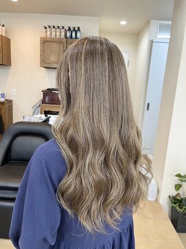 ミラシィ 成田(Mirashy) ハイライトカラーミルクティーベージュレイヤーカット