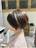 イメチェンホワイトブロンド外ハネボブ美髪ワイドバング