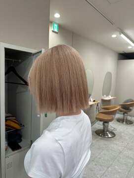 シカ 神戸三宮元町店(Cica) ミルクティーベージュ　ハイトーン　ブリーチ　神戸　三宮