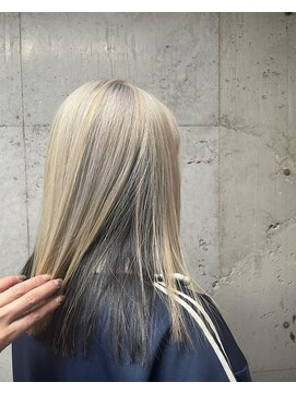 ロッソ 川口店(Rosso) ホワイトベージュ×ブラック[川口]