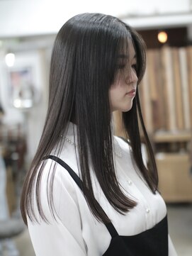 リッカ(RICCA) ミディアムヘア/暗めカラー/グランマッシュ/恵比寿