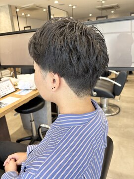 ブランシェ 名鉄小幡駅前店 ツーブロック刈り上げスタイル