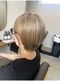ショートボブ