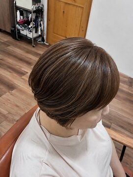 エン(en.) 白髪ぼかしハイライトショート