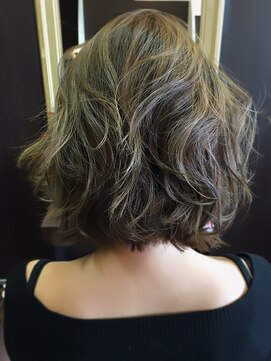 ピカデリーパーク エメラルドグレーボブ