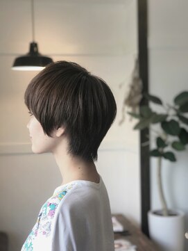 ヘアデザインワークスハグ(HAIR DESIGN WORKS HUG) ショートボブ