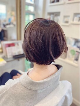 イリス 栗平(iiris) 涼しげナチュラルショートボブ