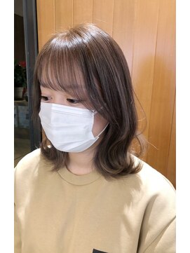 シャメル(Chamel) ミルクティーファギーベージュ◇ひし形外ハネスタイル