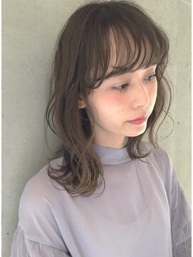 シーン(SCEN) シースルーバング抜け感ミディアム　ニュアンスカラー