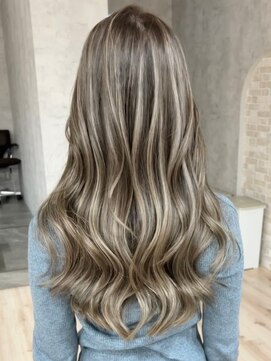 ヨロ 小岩(YOLO) ハイライトカラーミルクティーベージュケアブリーチダブルカラー