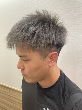 銀座マツナガ 浅草店 短髪/ダークグレージュ/ハイトーンカラー/ツーブロ
