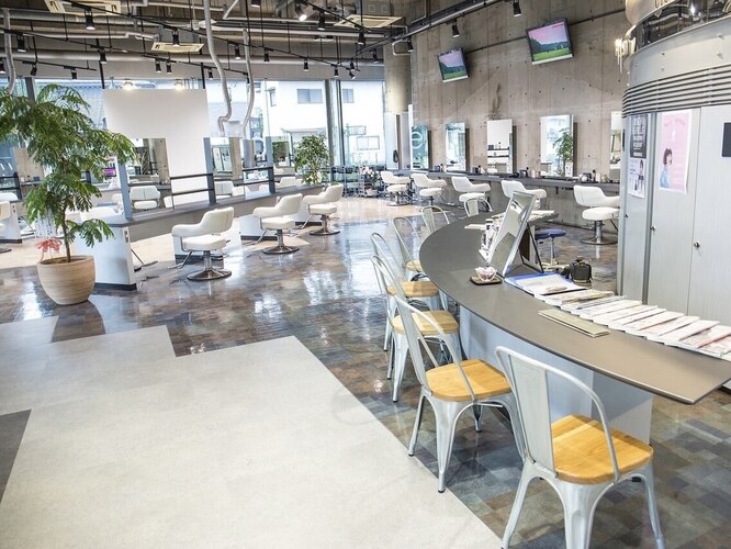 クレーデヘアーズ 相田店(Crede hair